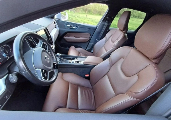 Volvo XC 60 cena 112000 przebieg: 119937, rok produkcji 2019 z Żnin małe 106